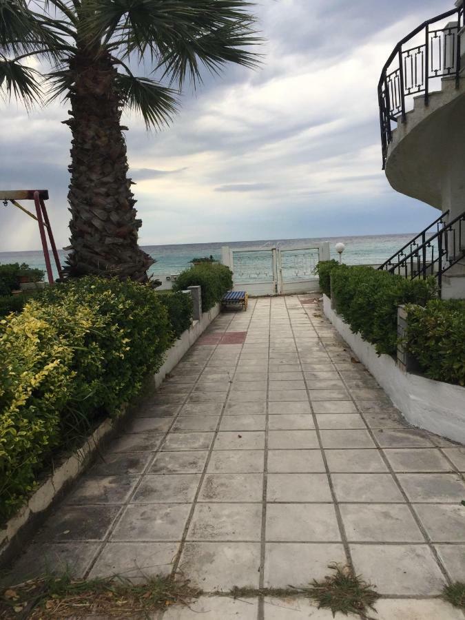 Seafront Maisonette In فوركا المظهر الخارجي الصورة